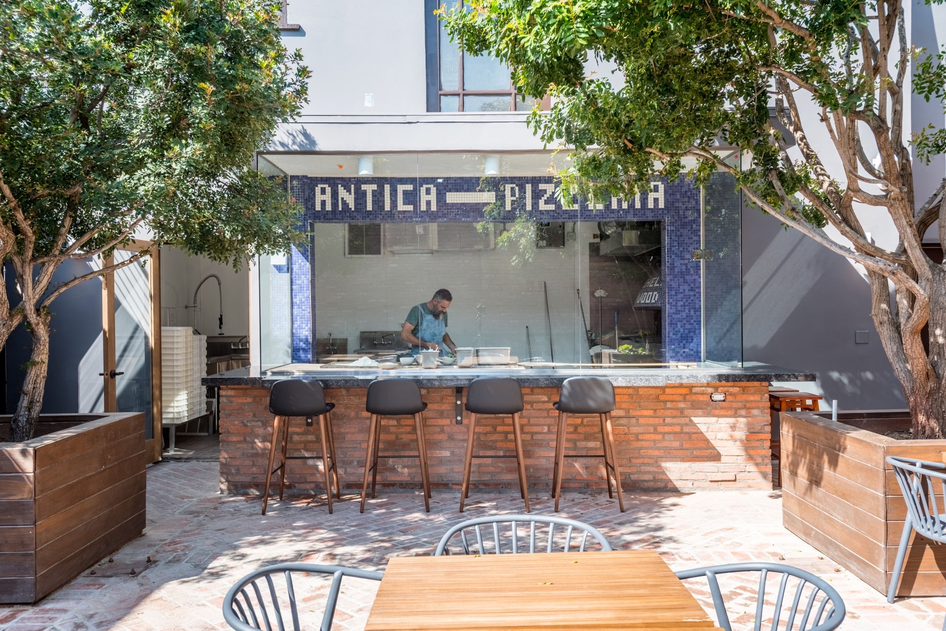 the-guide-to-outdoor-dining-in-los-angeles-discover-los-angeles